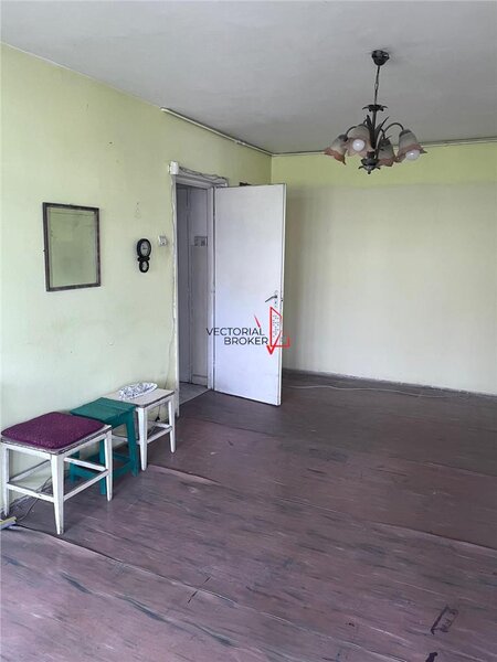 Titan, Piata Minis vanzare apartament 4 camere