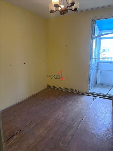 Titan, Piata Minis vanzare apartament 4 camere